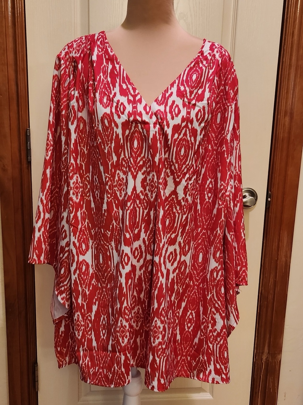 Catherines Bold Red and White Ikat Diamond Pattern Tunic Flowy Sleeves 26/28W 3X - Picture 1 of 7